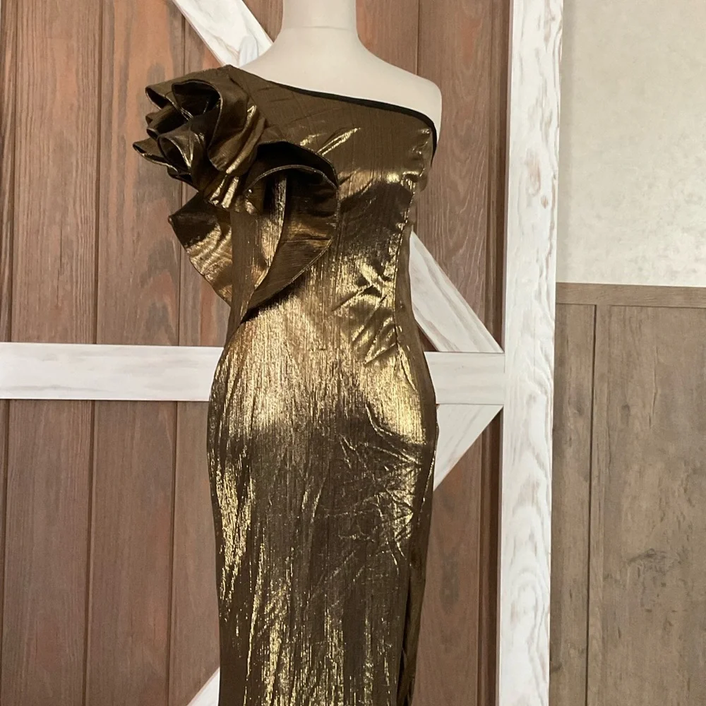Faeriesty Elegant Gold Off-Shoulder Dress w/ Draping on one shoulder SIZE SMALL